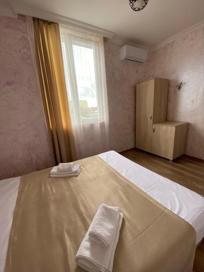 Holiday House Chkonia Hotel Batumi Exterior photo