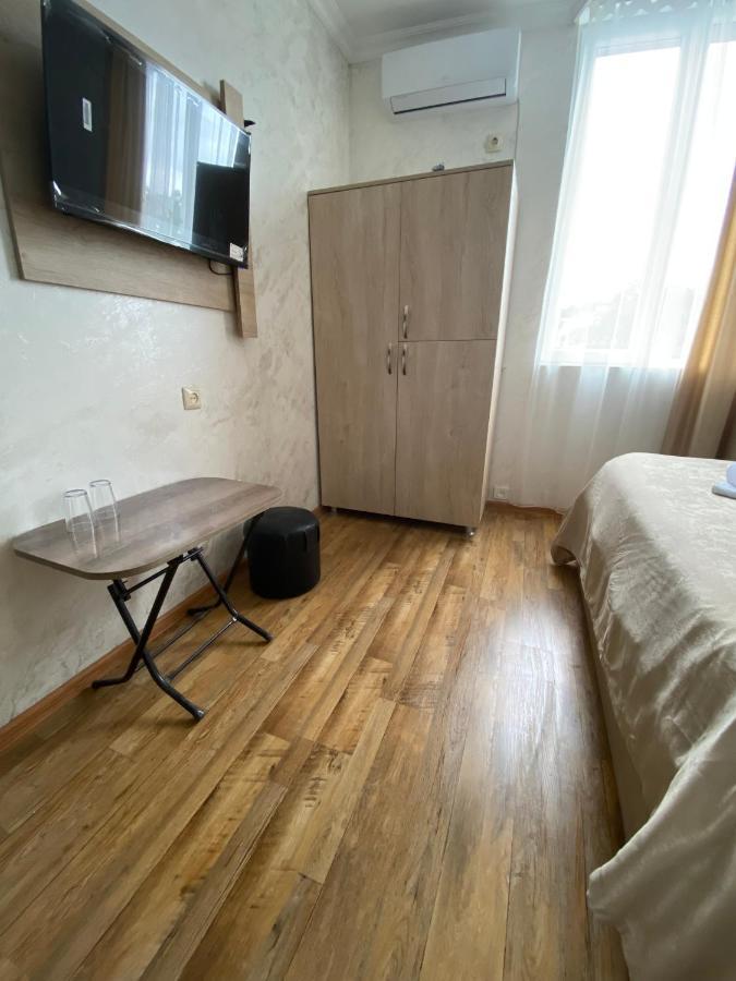 Holiday House Chkonia Hotel Batumi Exterior photo