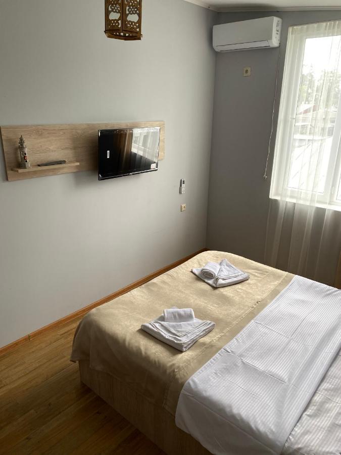 Holiday House Chkonia Hotel Batumi Exterior photo
